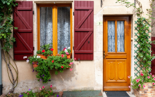 front door of a house to illustrate to-your-door matchmaking