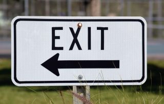 exit sign to illustrate the French are leaving online dating sites