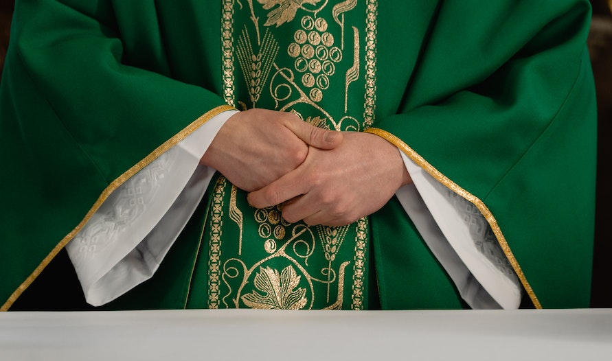 spanish-priest-responsible-for-hundreds-of-marriages-global-love-report